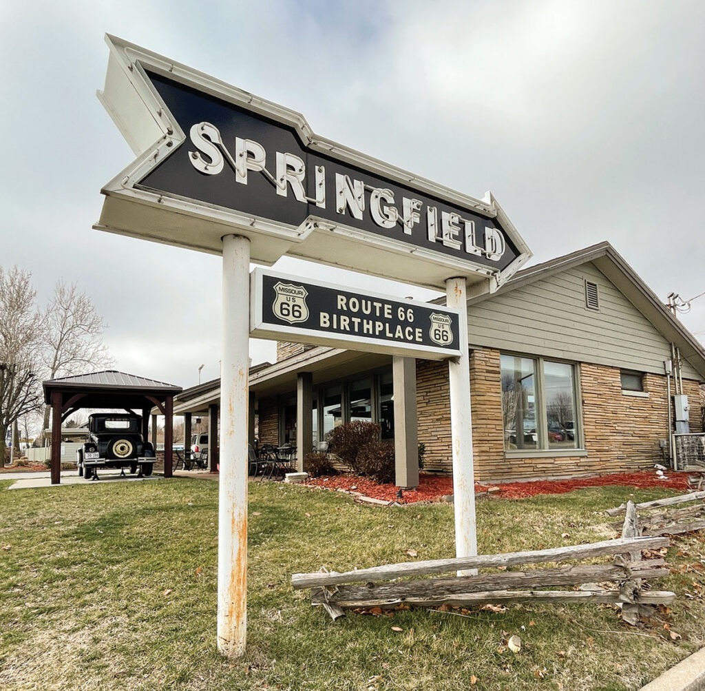 The Rail Haven Inn began in 1938 
and is a piece of Route 66 history. Photo by Ruth Hunter. 