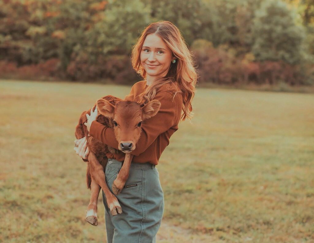 Hanleigh Young caters her AI services
to smaller producers. Contributed Photo. 