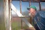 Farmers market vendor struggles with arthritis Photo